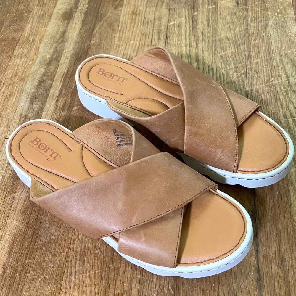BORN WOMENS LEATHER SHOES